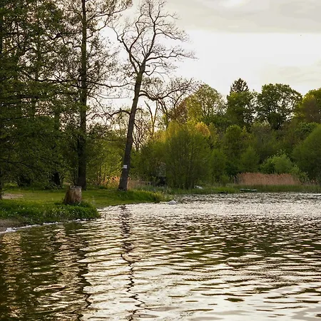 Zielona Przystan- Nad Jeziorem Parnowo